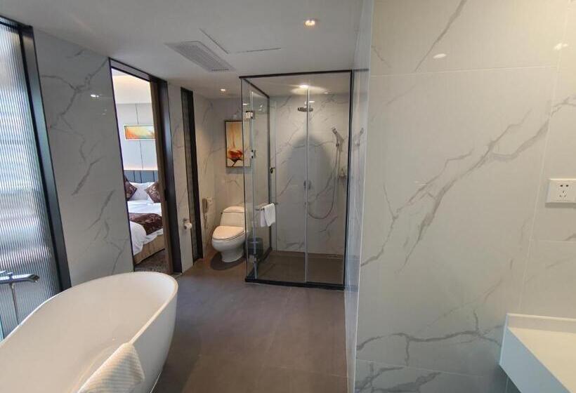 Президентский Люкс, Romanjoy International