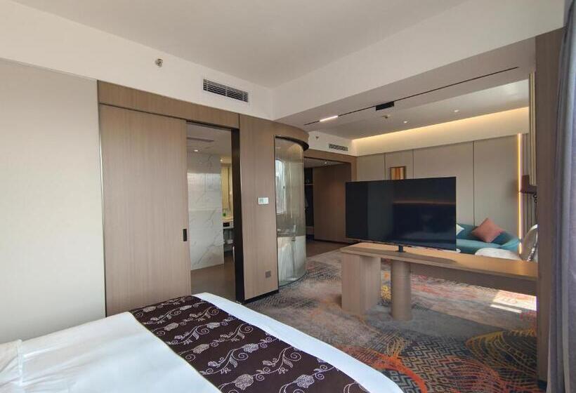 Президентский Люкс, Romanjoy International