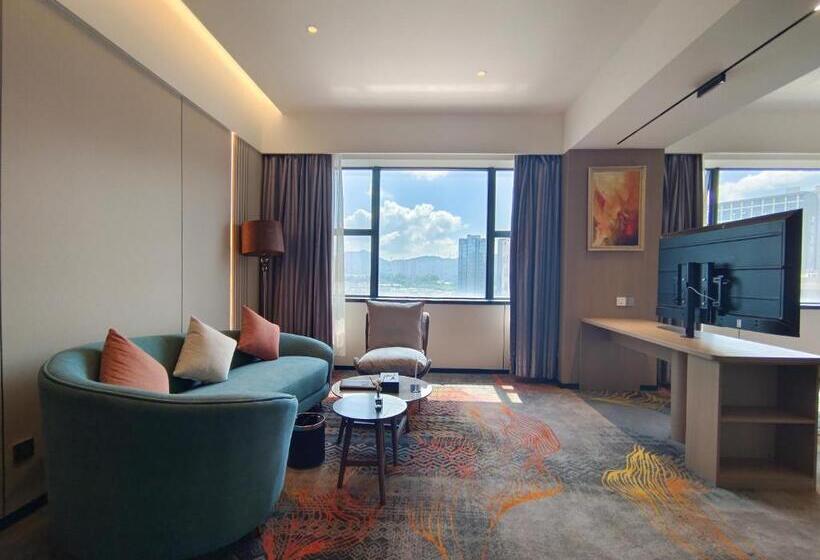 Президентский Люкс, Romanjoy International