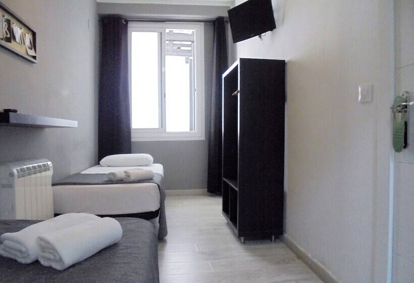 اتاق استاندارد, Easy Sants By Bossh!