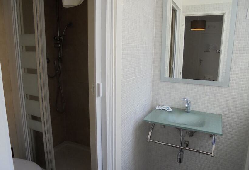 اتاق استاندارد, Easy Sants By Bossh!