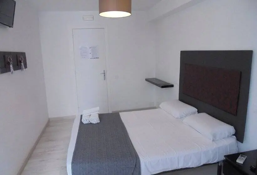 اتاق استاندارد, Easy Sants By Bossh!