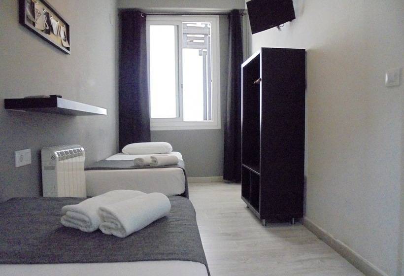 اتاق استاندارد, Easy Sants By Bossh!