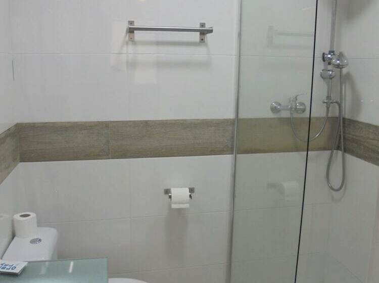 اتاق استاندارد, Easy Sants By Bossh!