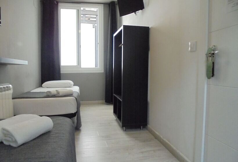 اتاق استاندارد, Easy Sants By Bossh!