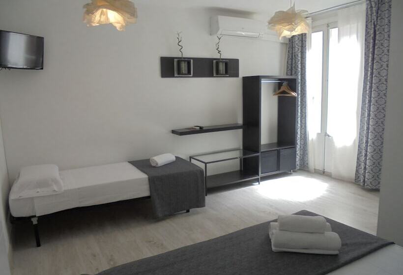 اتاق استاندارد سه نفره, Easy Sants By Bossh!