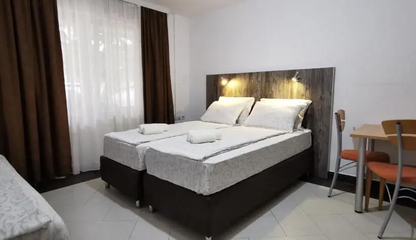 استودیو خانوادگی, Apartments Banjica