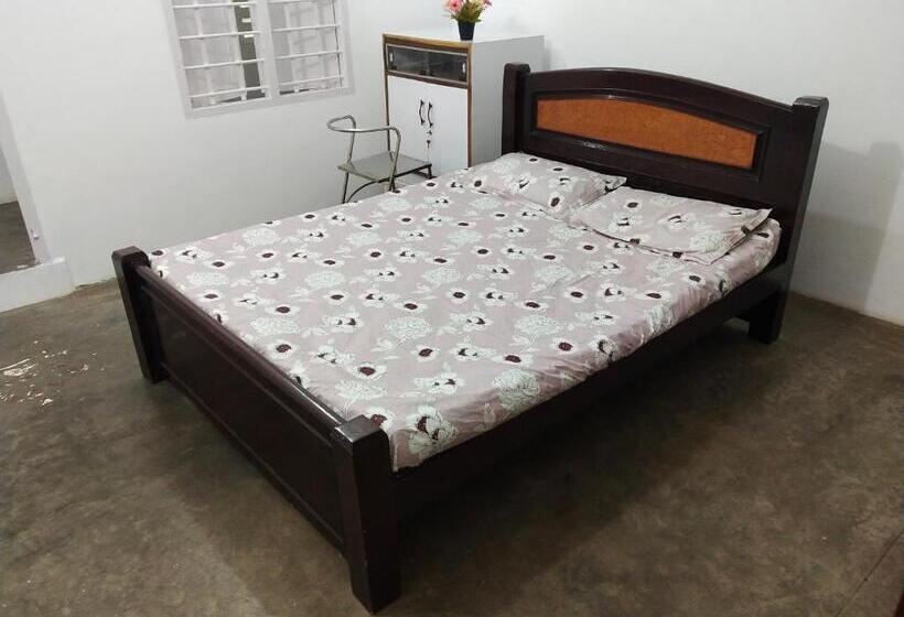Quarto Deluxe, Mayurapriya Inn