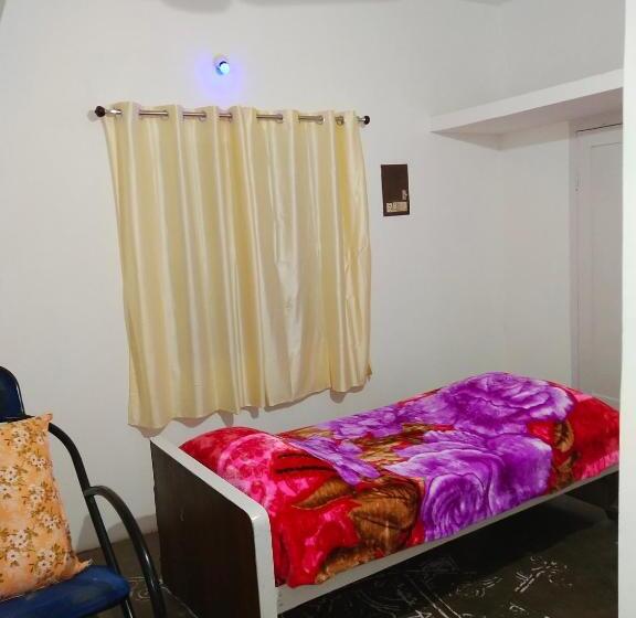 스탠다드 싱글 룸, Mayurapriya Inn