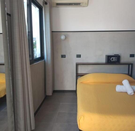 ベーシックルーム, Moloch Hostel & Suites