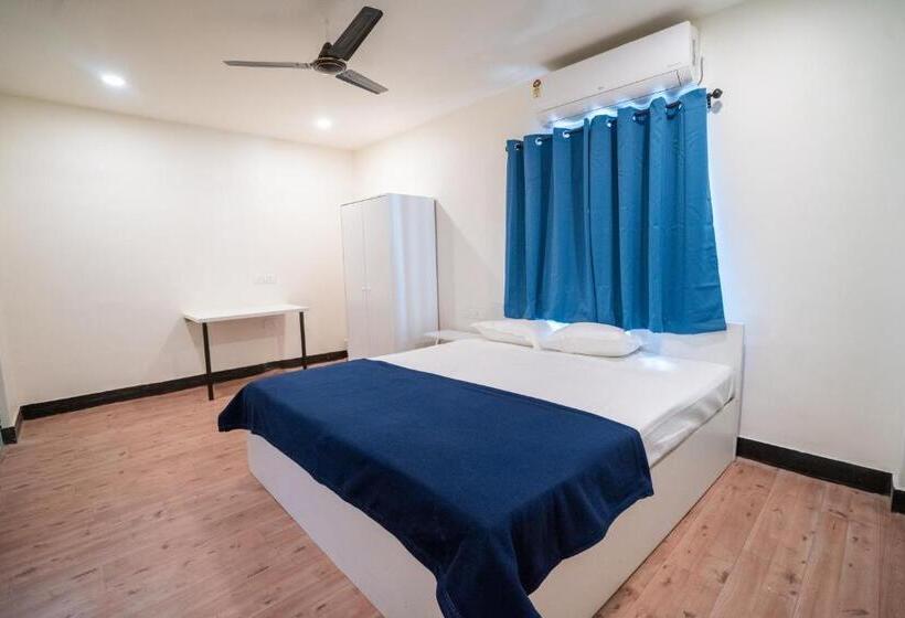 اتاق لوکس با تخت بزرگ, Slackpackr Hyderabad