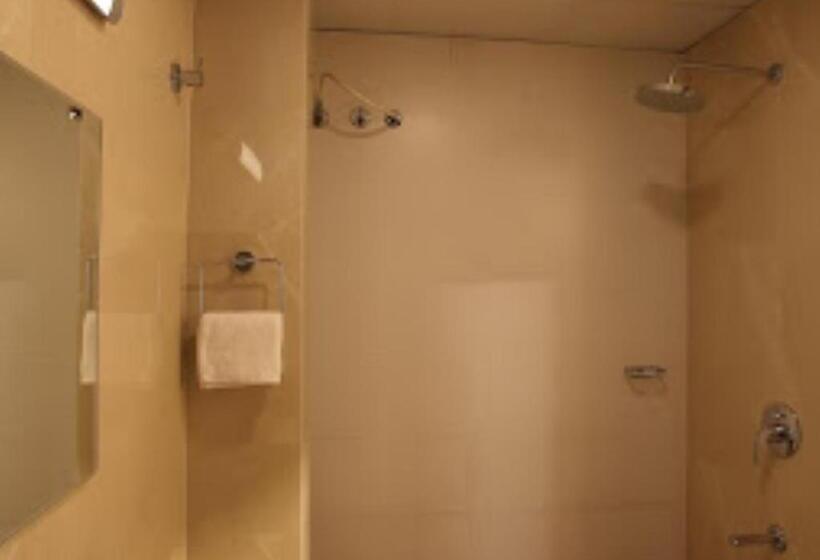 스탠다드 룸 킹사이즈 침대, Crimson Lotus Bangalore