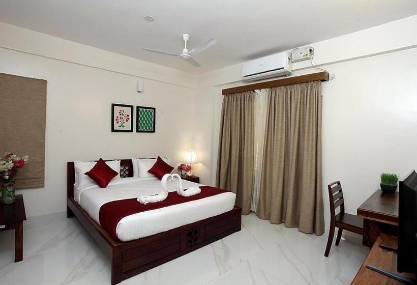 חדר דחוקס עם מיטת קינג, Crimson Lotus Bangalore