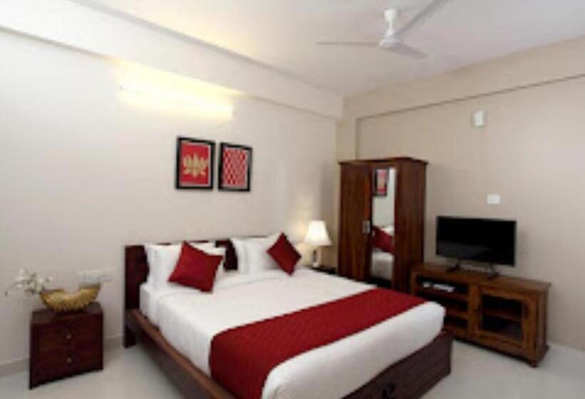 디럭스 룸, Crimson Lotus Bangalore