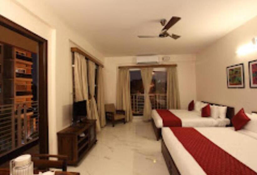 디럭스 룸, Crimson Lotus Bangalore