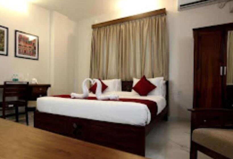 스탠다드 룸 킹사이즈 침대, Crimson Lotus Bangalore