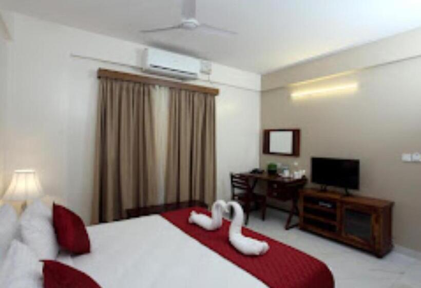 חדר דחוקס עם מיטת קינג, Crimson Lotus Bangalore