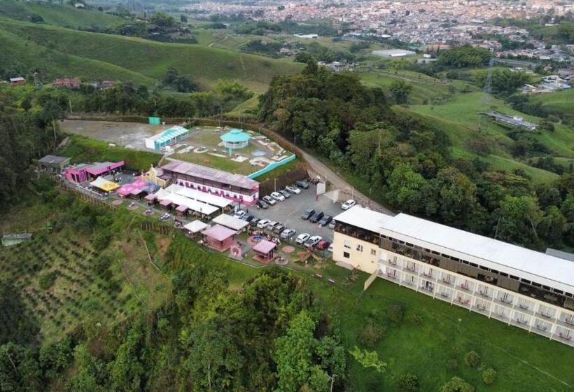 패밀리 룸, Entre Lomas