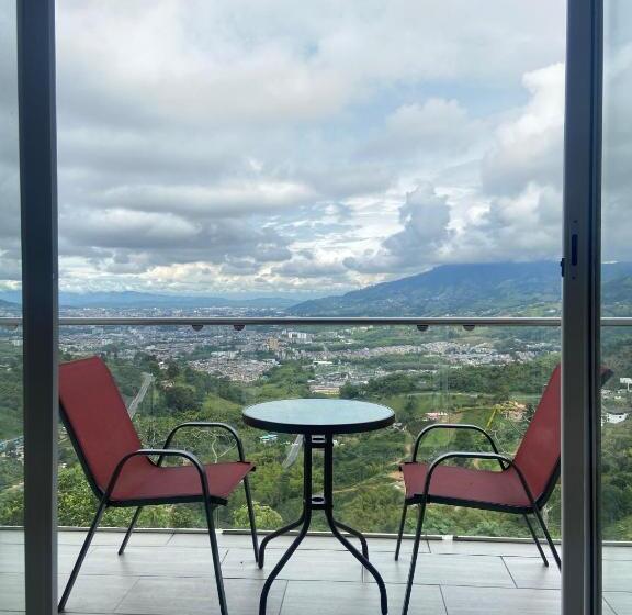 패밀리 룸, Entre Lomas