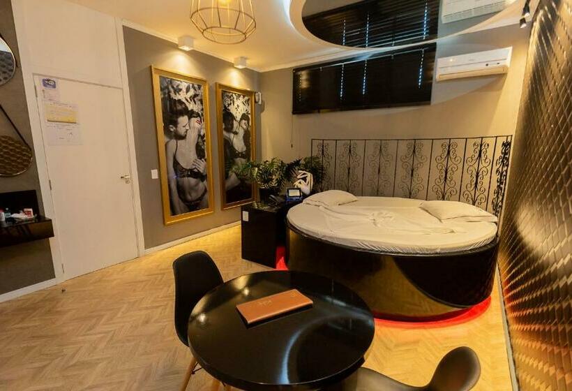סוויטה, Motel Kalahari