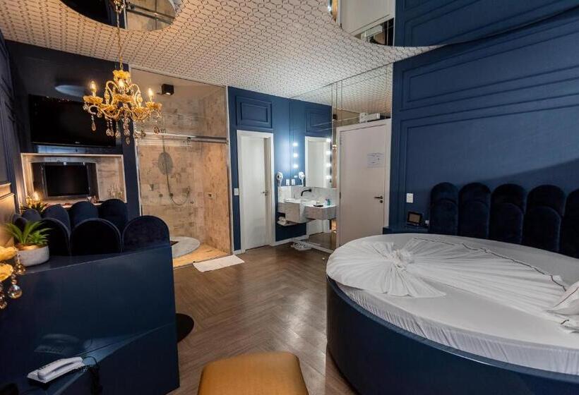 スイート, Motel Kalahari