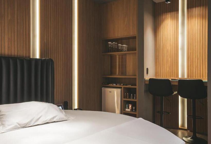 スーペリアースイート, Motel Kalahari