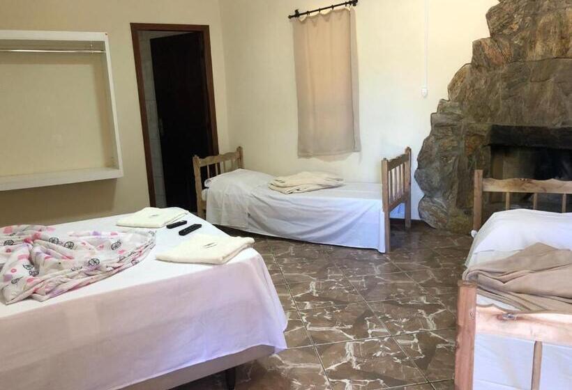 Economy Quadruple Room, Pousada Atibaia