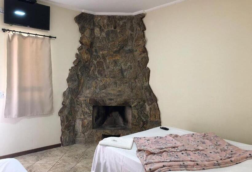 Economy Triple Room, Pousada Atibaia