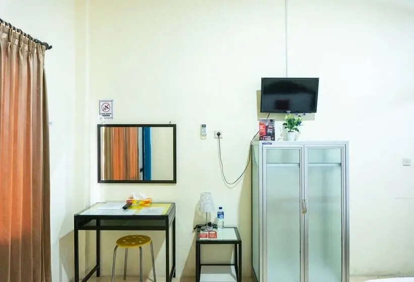 スタンダードルーム, Reddoorz Near H. Hasan Aroeboesman Airport