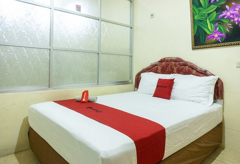 Номер Стандарт, Reddoorz Near H. Hasan Aroeboesman Airport