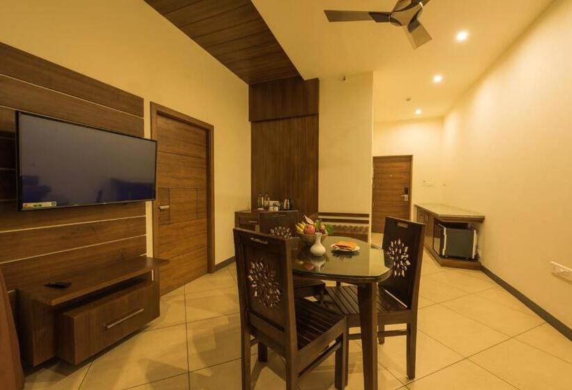 스탠다드 룸 킹사이즈 침대, Trivers Resort Munnar