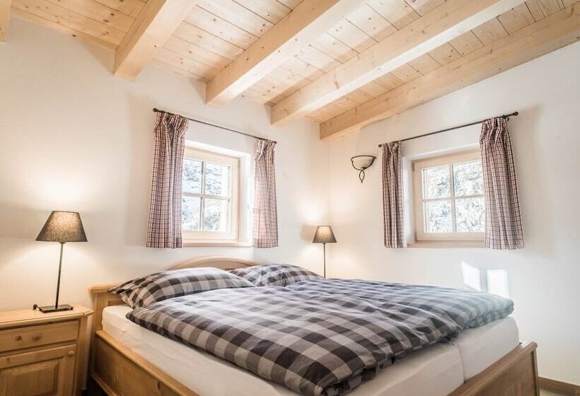 Семейный Номер, Resterhöhe