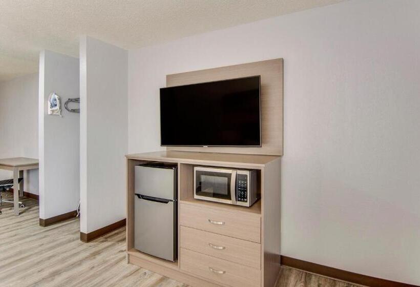 Люкс Кровать Кинг, Clarion Pointe On The Lake Clarksvillesouth Hill West