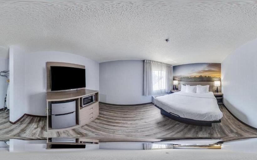 Люкс Кровать Кинг, Clarion Pointe On The Lake Clarksvillesouth Hill West