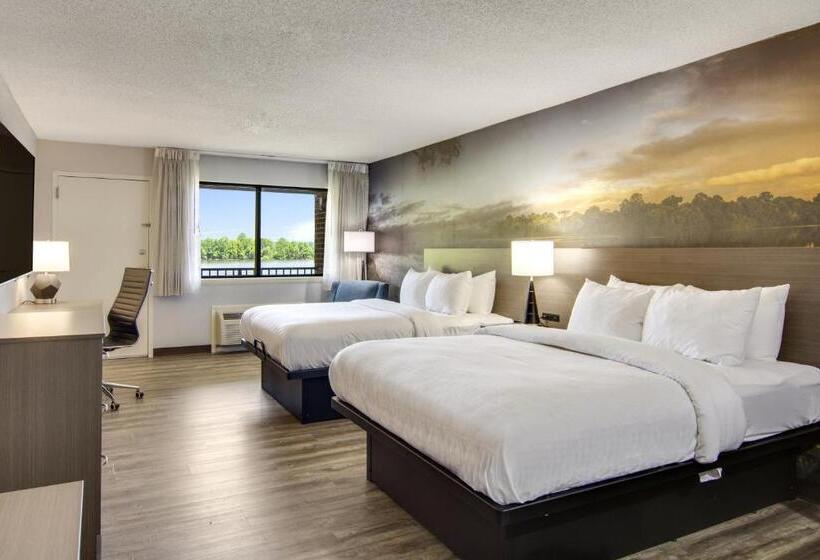 Номер Стандартный Кровать Куин, Clarion Pointe On The Lake Clarksvillesouth Hill West