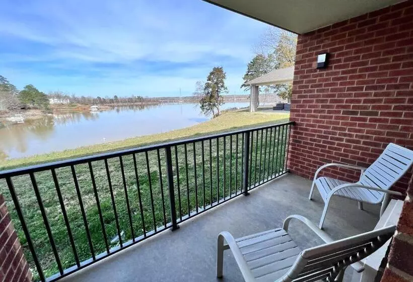 身障者適用スーペリアールーム, Clarion Pointe On The Lake Clarksvillesouth Hill West
