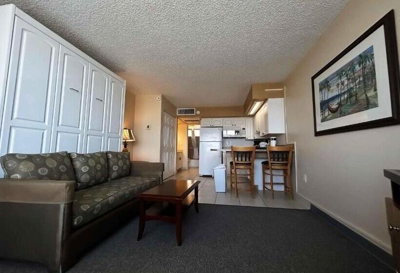 إستوديو قياسى, Outrigger Beach Club Resort