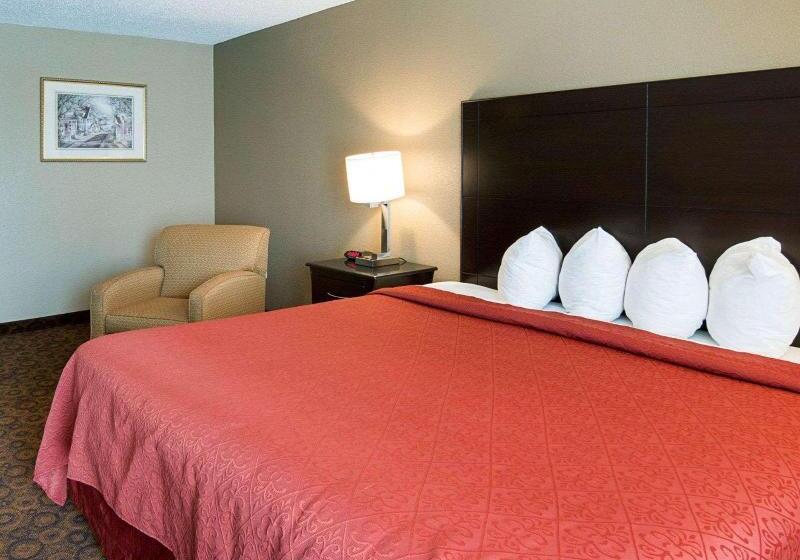 스탠다드 룸 킹사이즈 침대, Quality Inn Magnolia