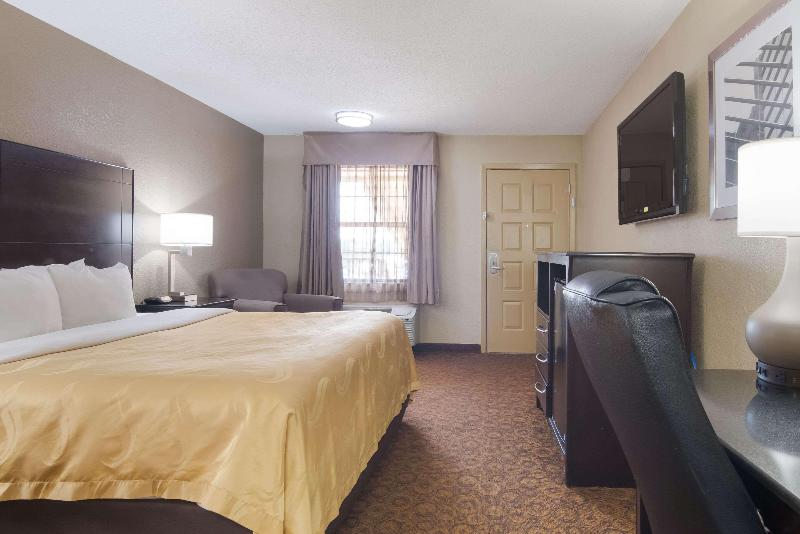 스탠다드 룸 킹사이즈 침대, Quality Inn Magnolia