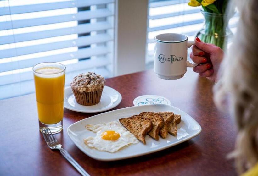 سوییت لوکس, The Plaza Hotel   Milwaukee