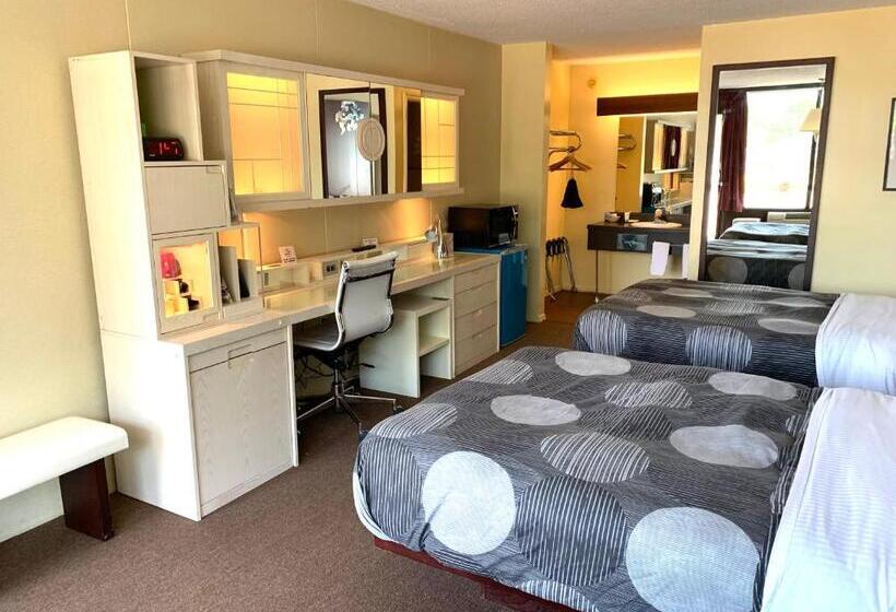 Номер Стандарт 2 Двуспальные Кровати, Oxford Inn