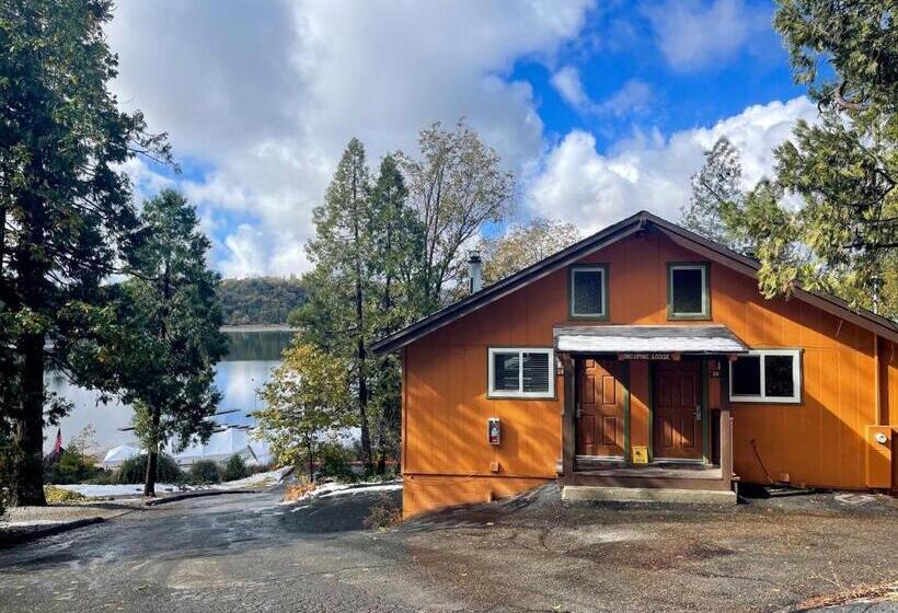 Стандартный Номер Кровать Кинг, The Pines Resort & Conference Center