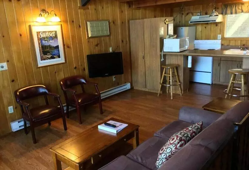 اتاق لوکس, The Pines Resort & Conference Center