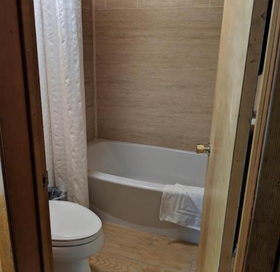 豪华房间, The Pines Resort & Conference Center