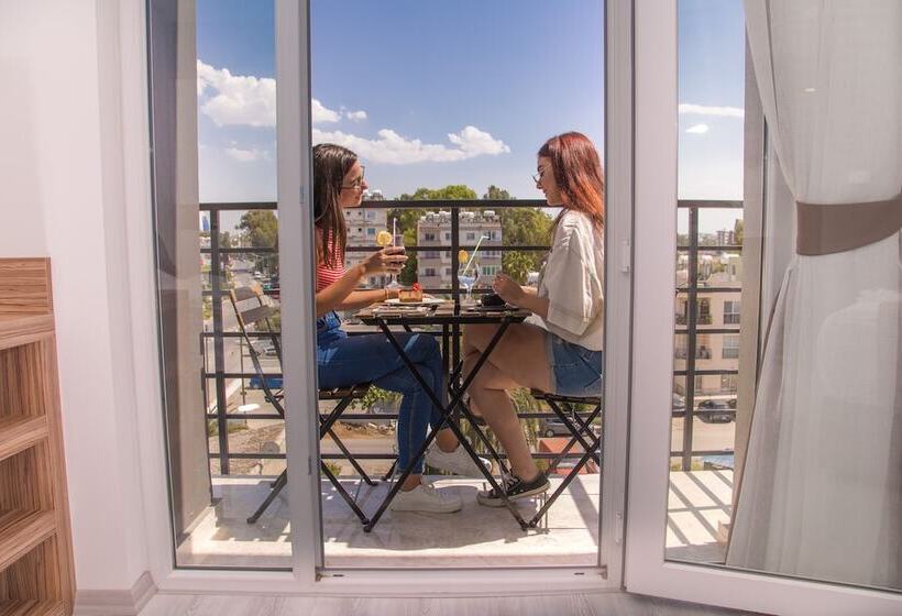 اتاق پرمیوم, Sun