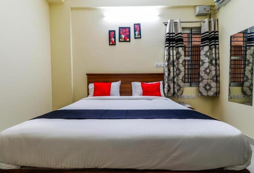 חדר קלאסי לשלושה, Capital O Sln Residency