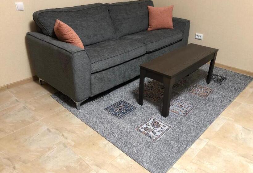 آپارتمان 2 خوابه, Totem