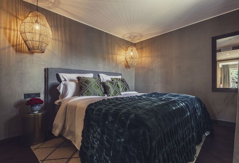 بنجلو قياسى غرفتين نوم, Boho Club