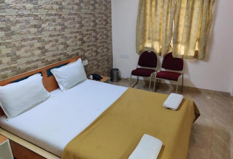 Номер Deluxe, Rajdhani Resort Lonavala