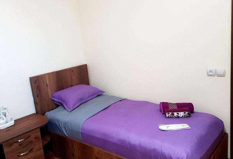 اتاق خانوادگی, Guest House Jangulashvili